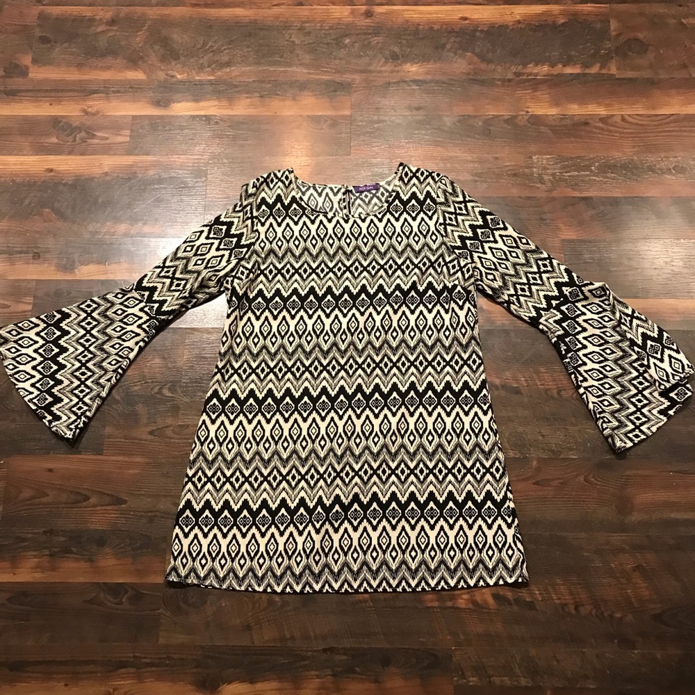 Trumpet sleeve dress